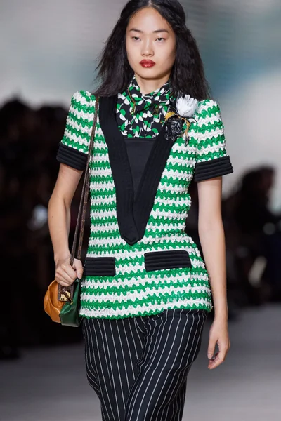 Look 37